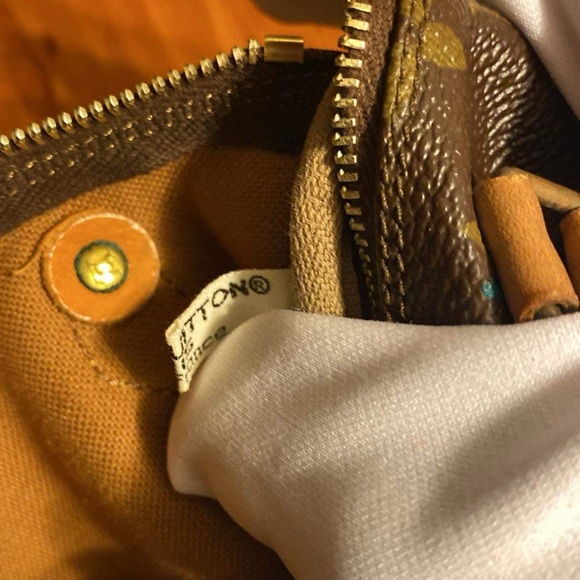 Louis Vuitton Brown Monogram Handbag - Picture 10 of 14